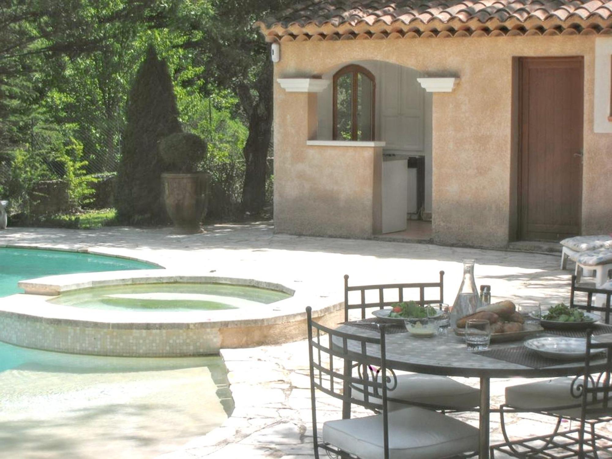 Villa Spacieuse Avec Piscine A Saint Maximin Zewnętrze zdjęcie