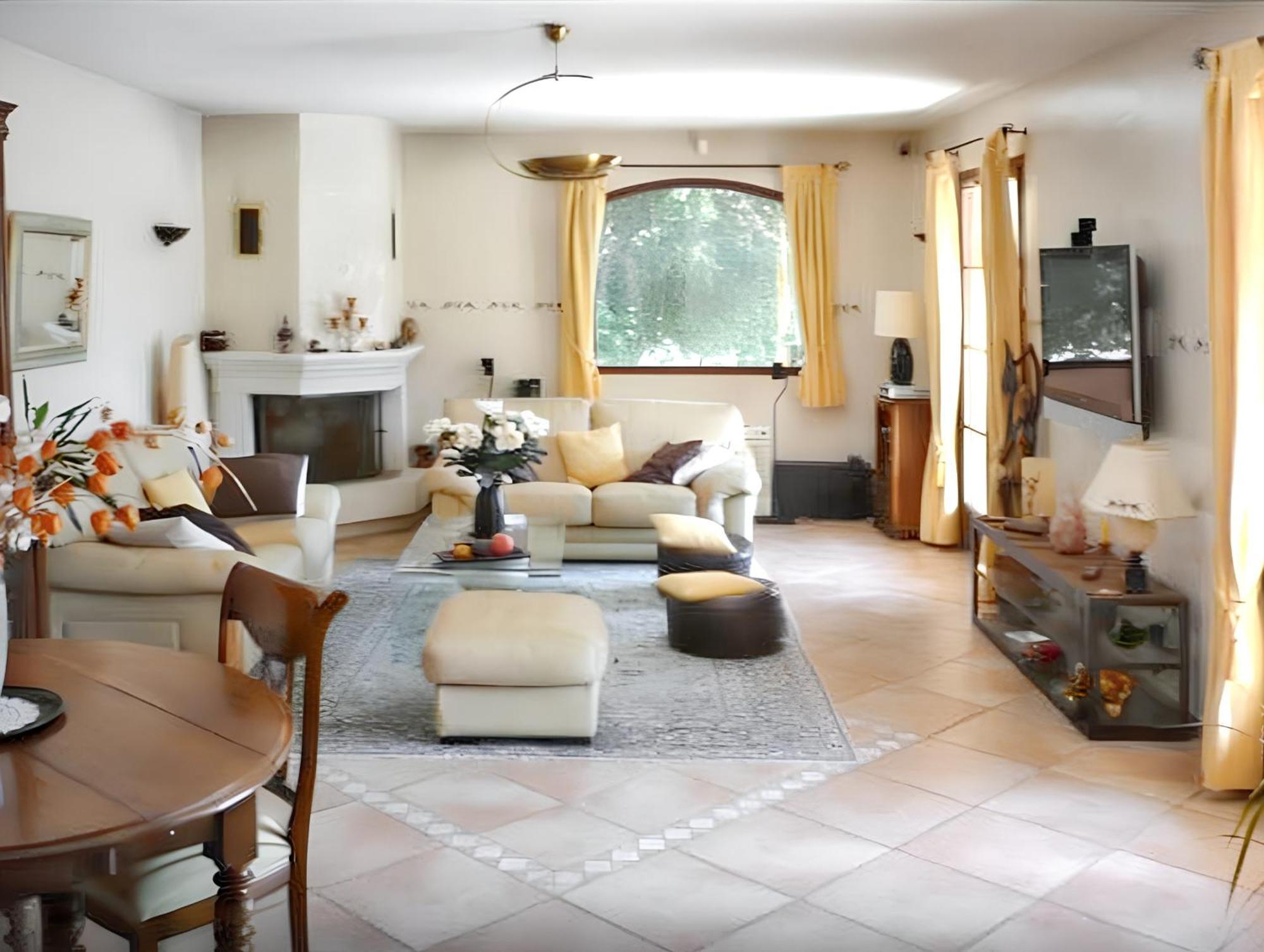 Villa Spacieuse Avec Piscine A Saint Maximin Zewnętrze zdjęcie